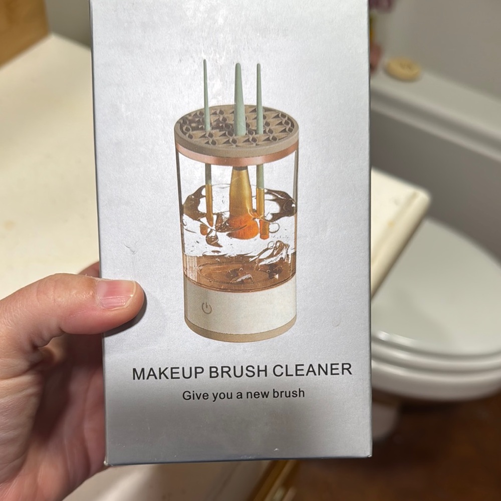 Makeup Brush Cleaner - Orange